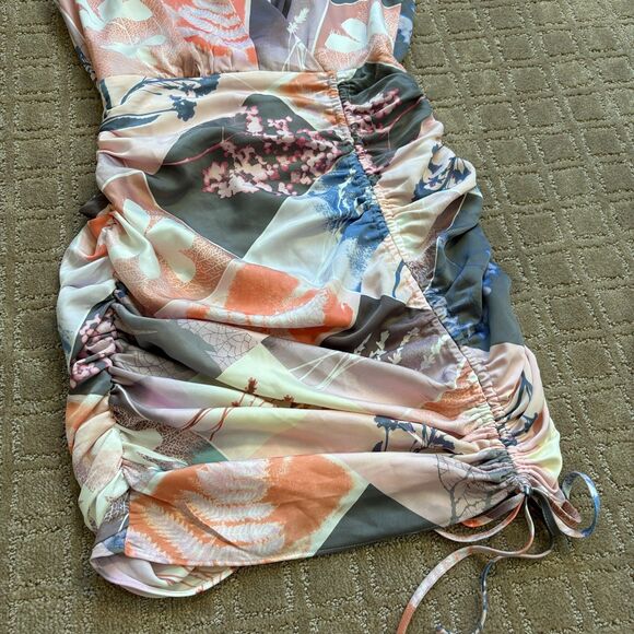 Urban Outfitters Loving You Mini Vestido Women's M Ruched Colorful Nature Floral - Picture 4 of 9